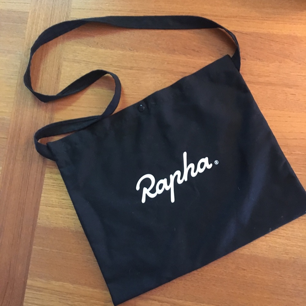 Rapha Logo Musette Bag - Black 🚴🏻‍♀️